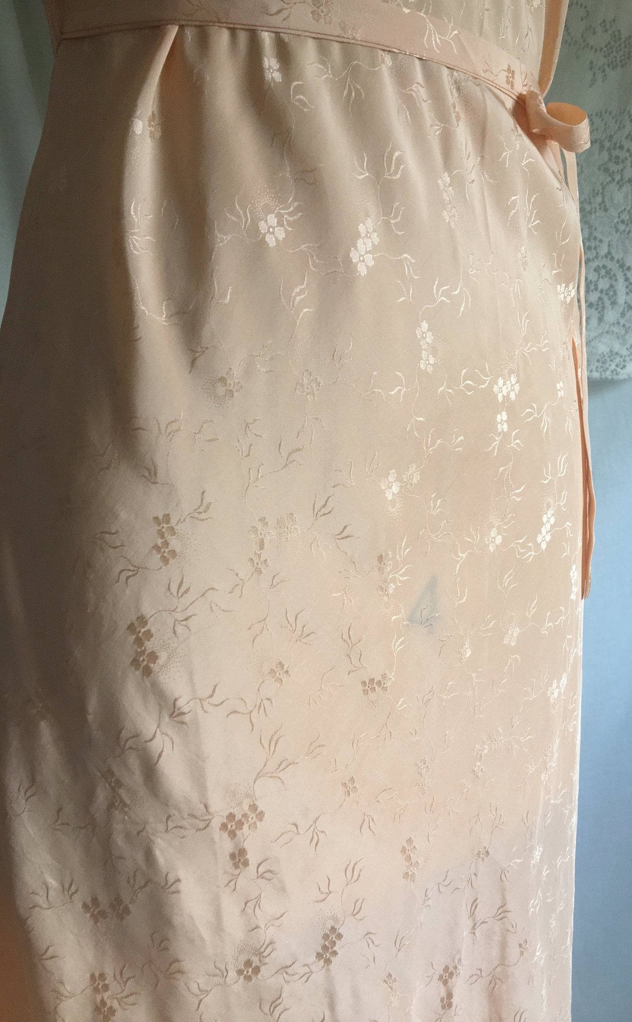 Vintage 1920's Nightgown | Rich Peach Rayon with Satin Damask & Alençon Lace Appliques | Size XS, S - Daggers & Dames