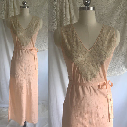 Vintage 1920's Nightgown | Rich Peach Rayon with Satin Damask & Alençon Lace Appliques | Size XS, S - Daggers & Dames