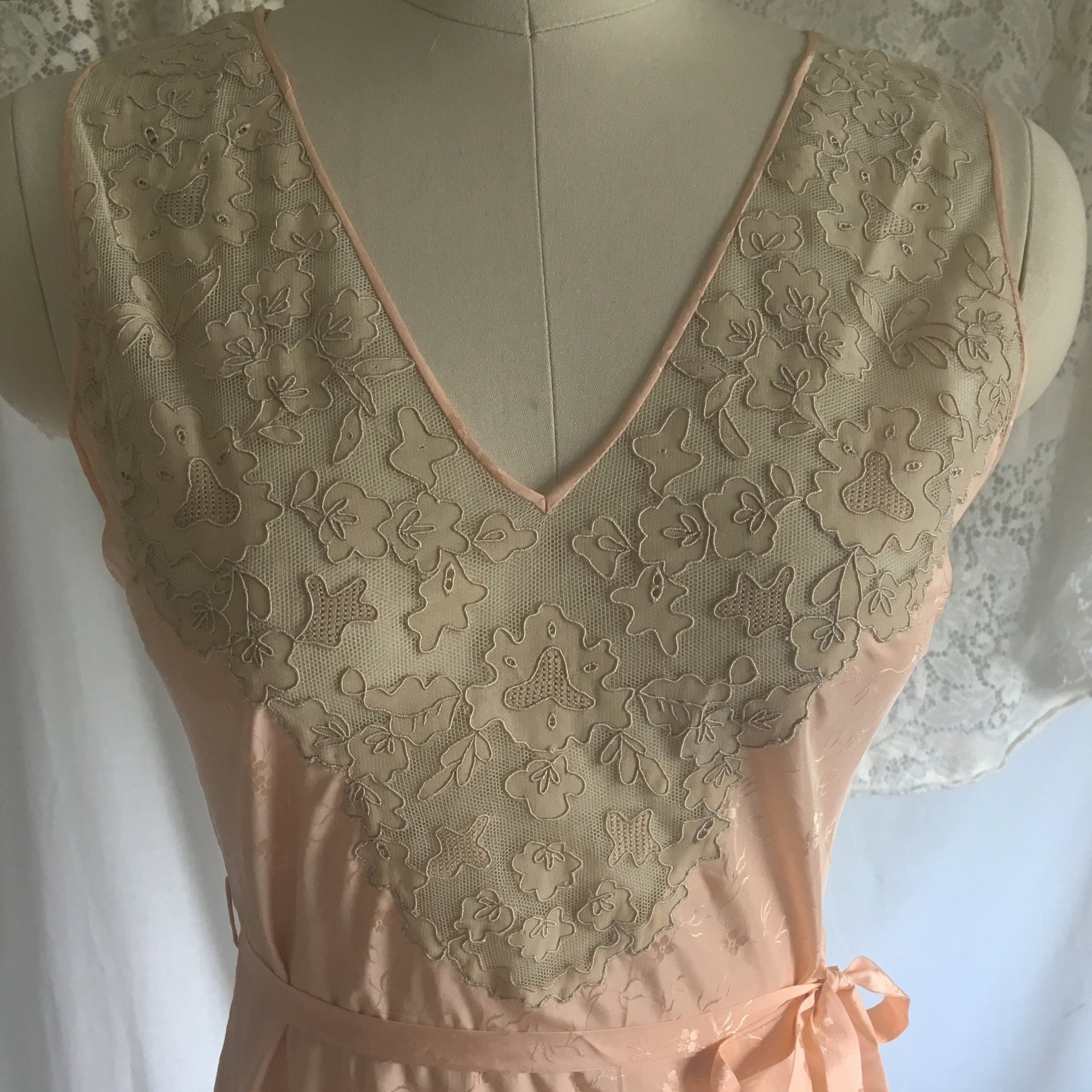 Vintage 1920's Nightgown | Rich Peach Rayon with Satin Damask & Alençon Lace Appliques | Size XS, S - Daggers & Dames