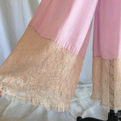 Vintage 1920's Pajama Set | Sheer Lilac Purple Silk with Chantilly Lace & Silk Rosettes | Size S, M - Daggers & Dames