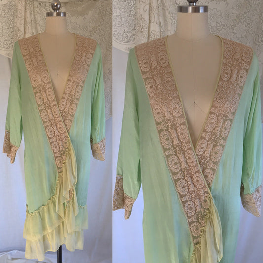 Vintage 1920's Robe | Mint Green Silk Crepe with Chiffon Ruffles & Tambour Lace | Size Free - Daggers & Dames
