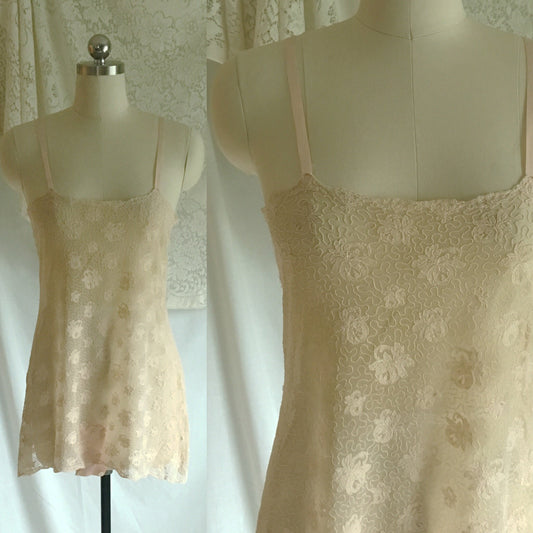 Vintage 1920's Step In Chemise | French Ivory Tambour Lace Tulle with Pale Pink Silk | Size M, LG - Daggers & Dames