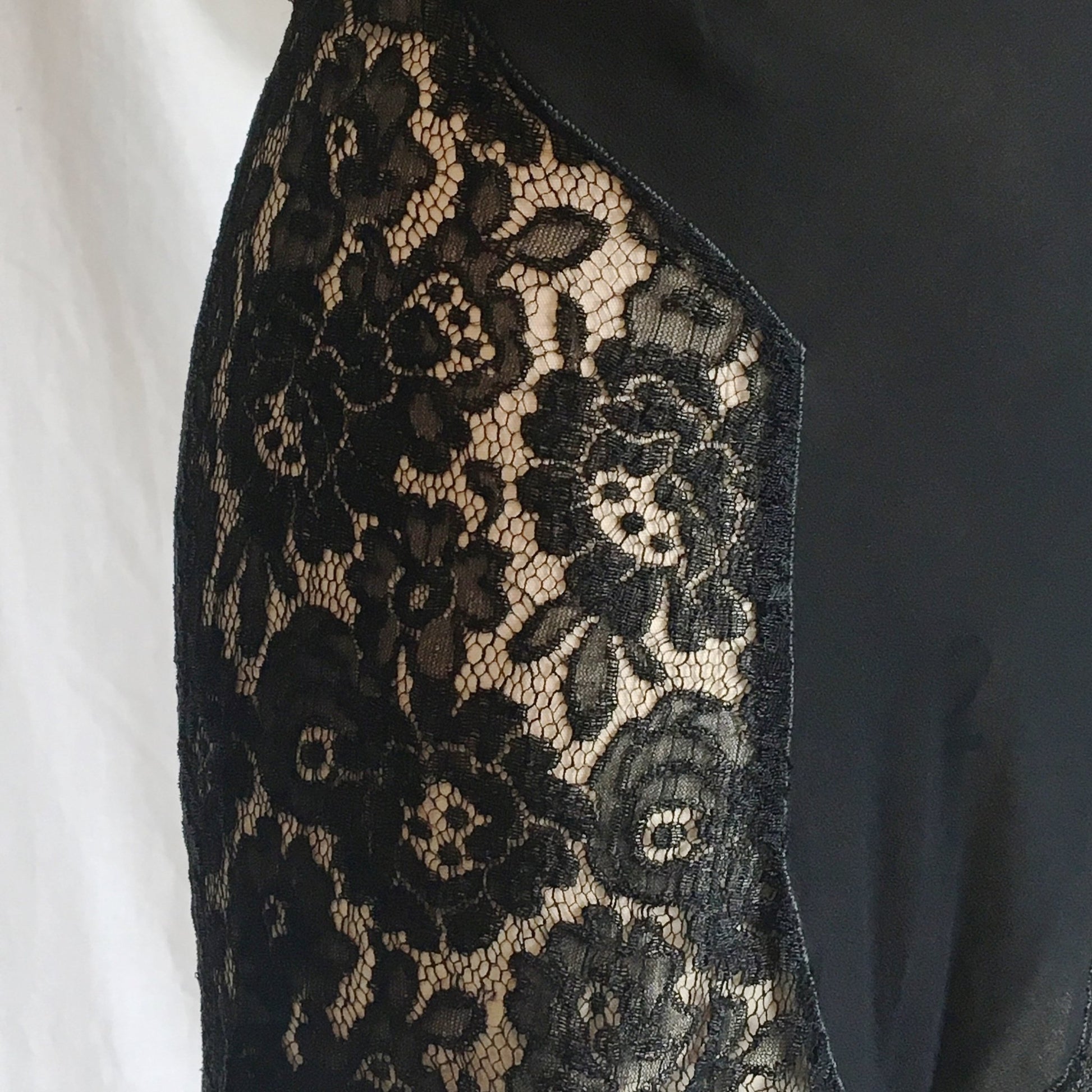 Vintage 1920's Tap Pants & Bralette | Black Silk Crepe with Chantilly Lace | French Bra and Panty Lingerie Set | Size XXS - Daggers & Dames