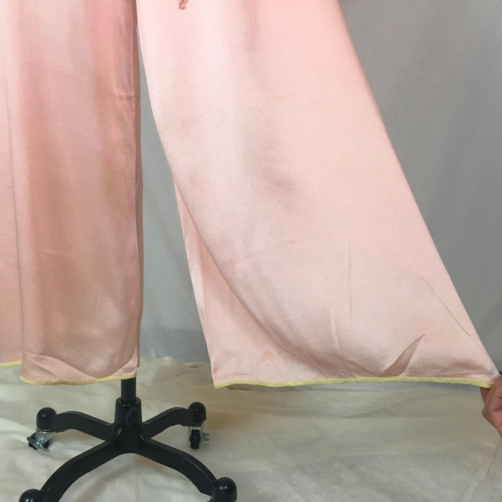 Vintage 1930's Beach Pajama Jumpsuit | Pale Yellow & Light Pink Silk | Size M - Daggers & Dames