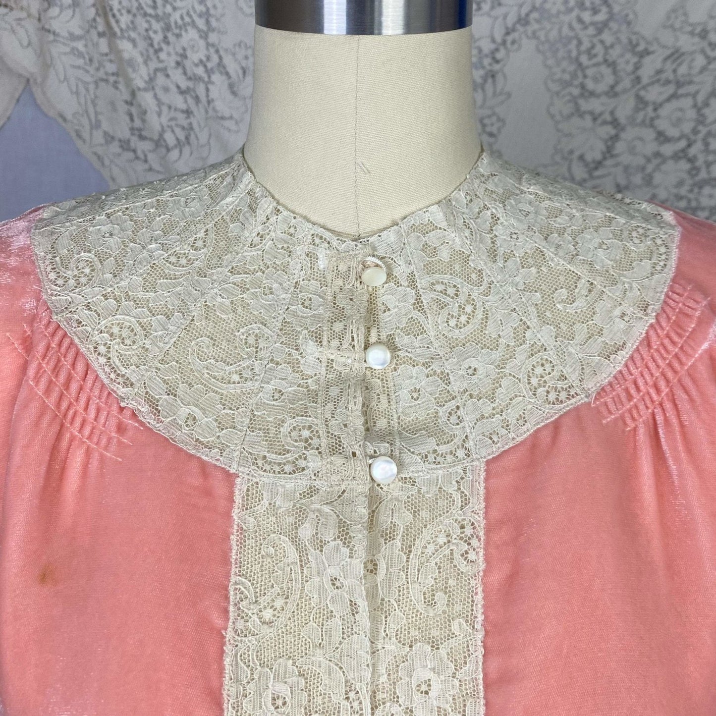 Vintage 1930's Bed Jacket | Princess Pink Silk Velvet with Bell Sleeves & Ivory Cotton Lace | Size XS, S, M | Nanette -Never Worn - Daggers & Dames