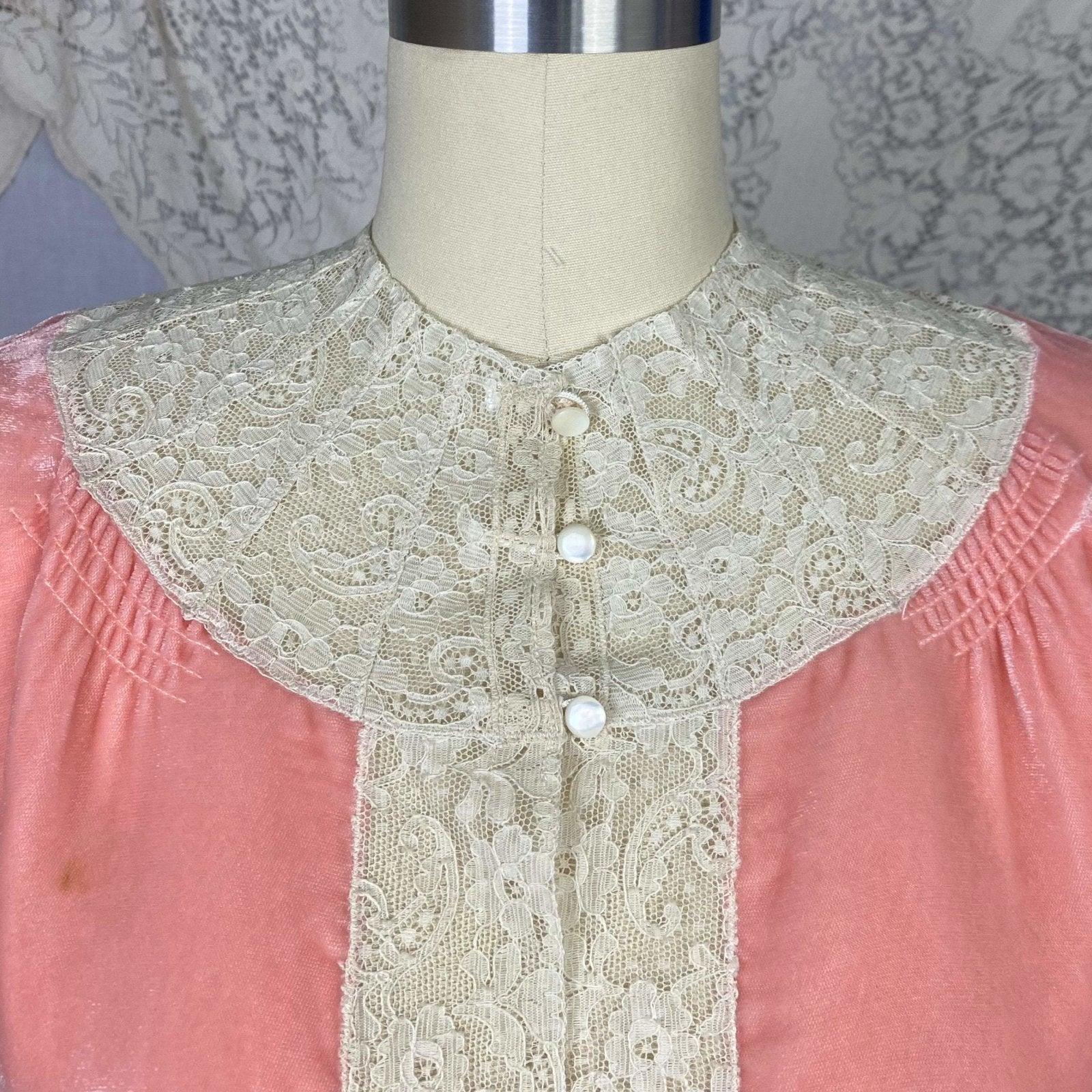 Vintage 1930's Bed Jacket | Princess Pink Silk Velvet with Bell Sleeves & Ivory Cotton Lace | Size XS, S, M | Nanette -Never Worn - Daggers & Dames