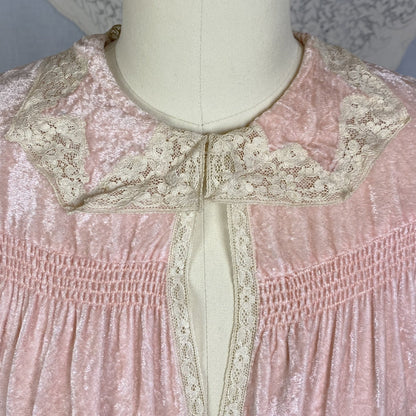 Vintage 1930's Bed Jacket | Victorian Rose Pink Crushed Velvet with Ivory Lace | Size XS, S - Daggers & Dames