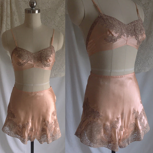 Vintage 1930's Bra & Tap Pants Set | Rose Gold Silk with Taupe Alençon Lace | Carolyn, Paris, New York | Size XXS - Daggers & Dames
