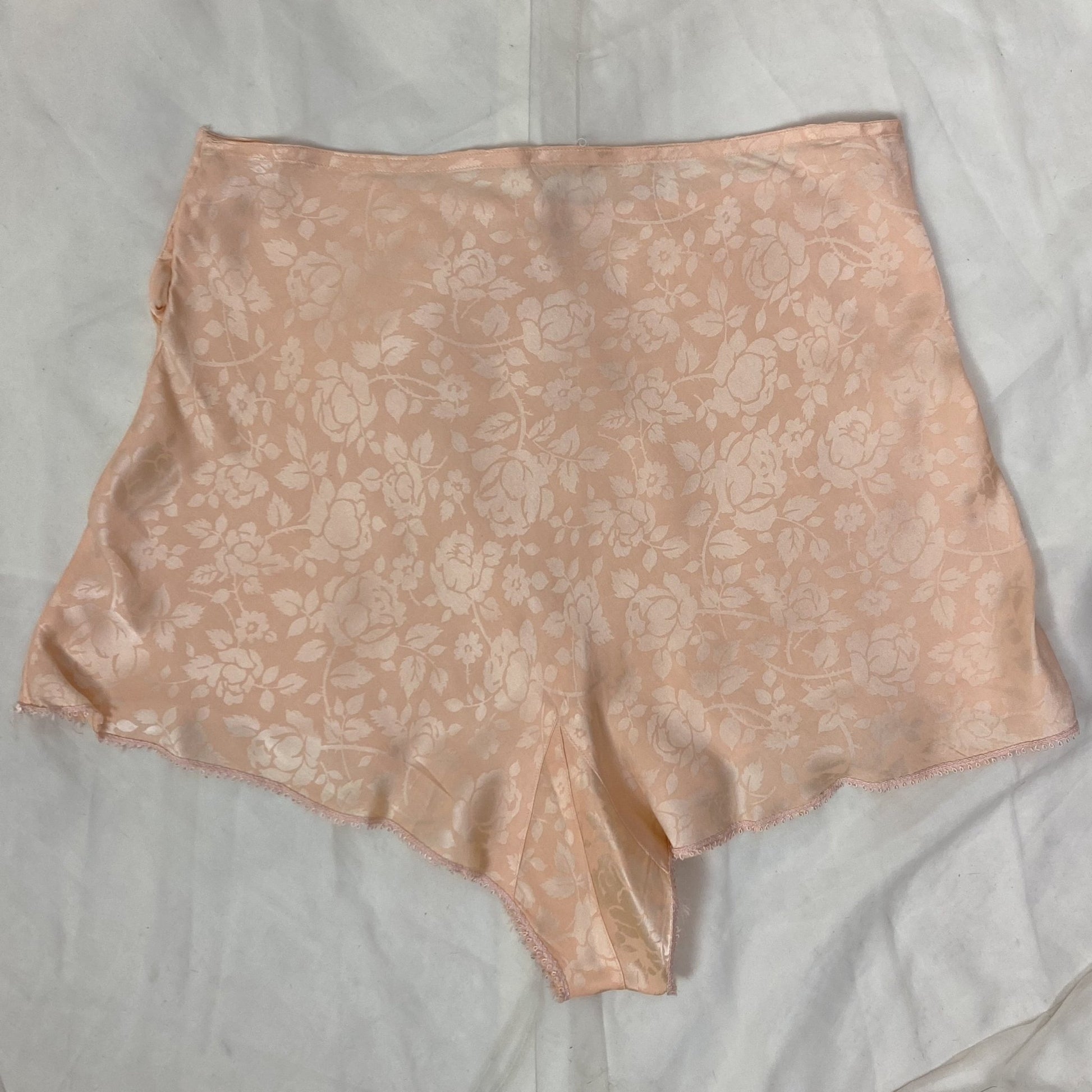 Vintage 1930's Bralette & Tap Pant Lingerie Set | Pale Peachy Pink Silk with Silver Rose Jacquard | Size S, M, 34 B - Daggers & Dames