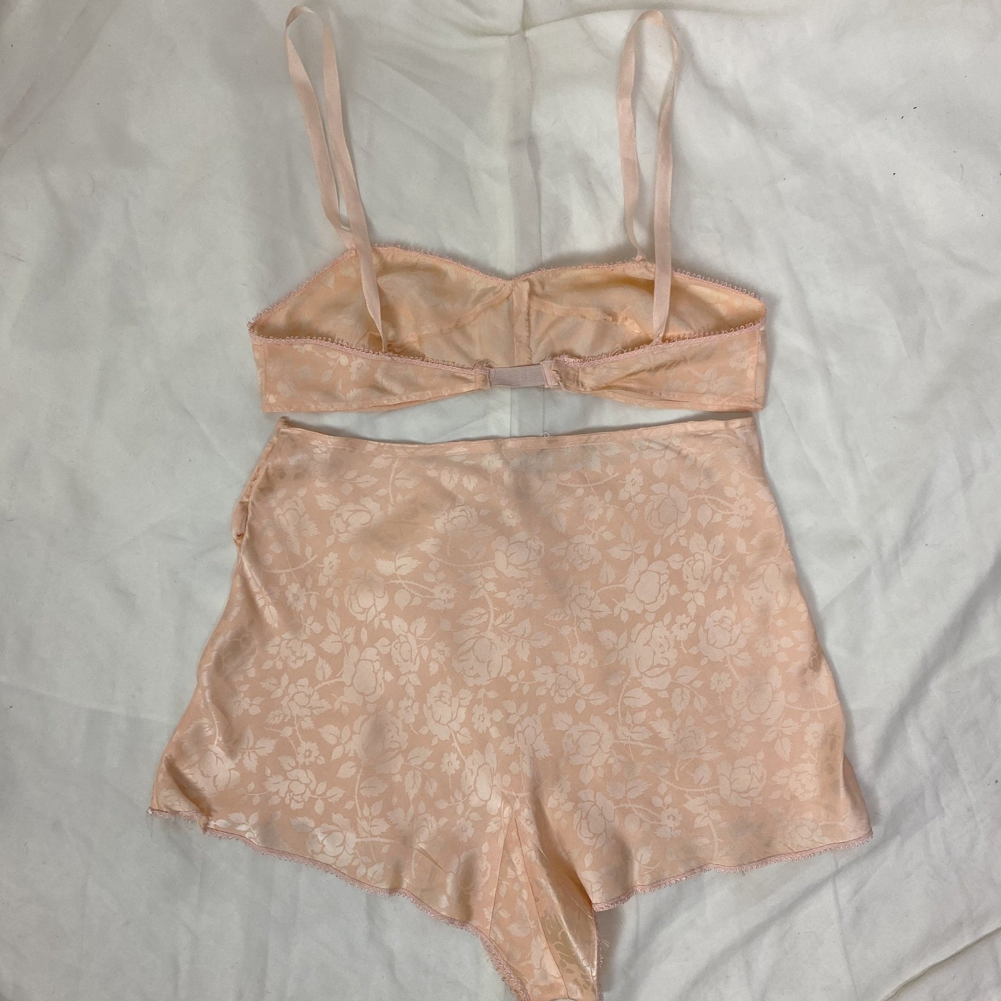 Vintage 1930's Bralette & Tap Pant Lingerie Set | Pale Peachy Pink Silk with Silver Rose Jacquard | Size S, M, 34 B - Daggers & Dames