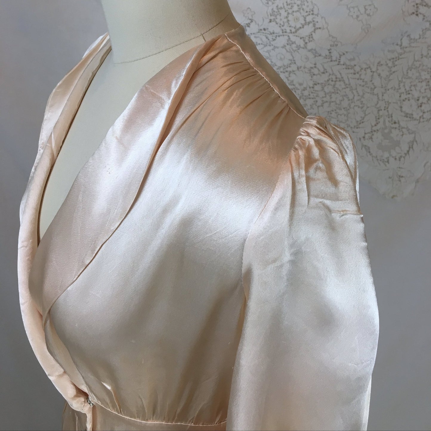 Vintage 1930's Dressing Gown Robe | Champagne Satin Charmeuse with Glass Buttons | Size MED - Daggers & Dames