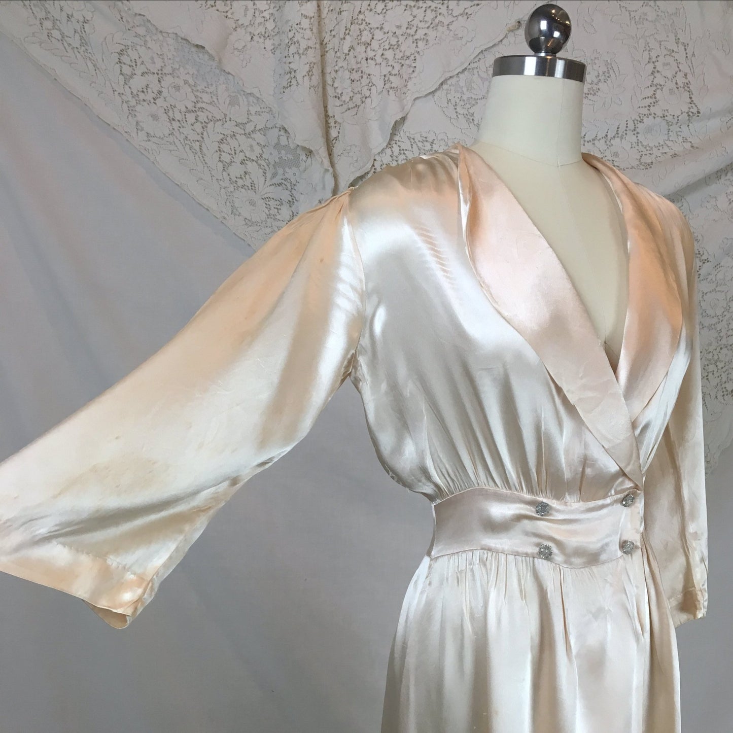 Vintage 1930's Dressing Gown Robe | Champagne Satin Charmeuse with Glass Buttons | Size MED - Daggers & Dames
