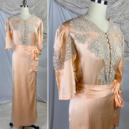 Vintage 1930's Dressing Gown Robe | Rich Peach Silk Charmeuse with Nude Alençon Lace | Size M | Famous Barr -Never Worn - Daggers & Dames