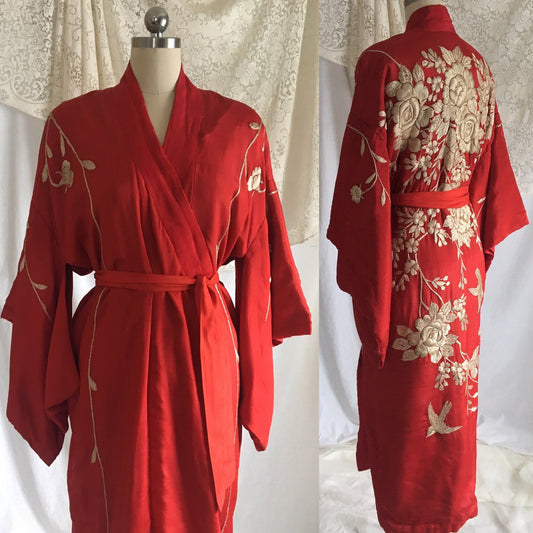 Vintage 1930's Japanese Kimono Robe | Blood Red Silk with Gold Floral Embroidery | Size Free - Daggers & Dames