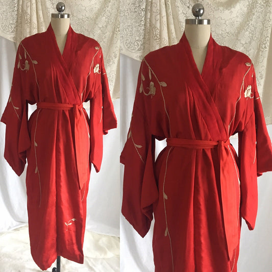 Vintage 1930's Japanese Kimono Robe | Blood Red Silk with Gold Floral Embroidery | Size Free - Daggers & Dames