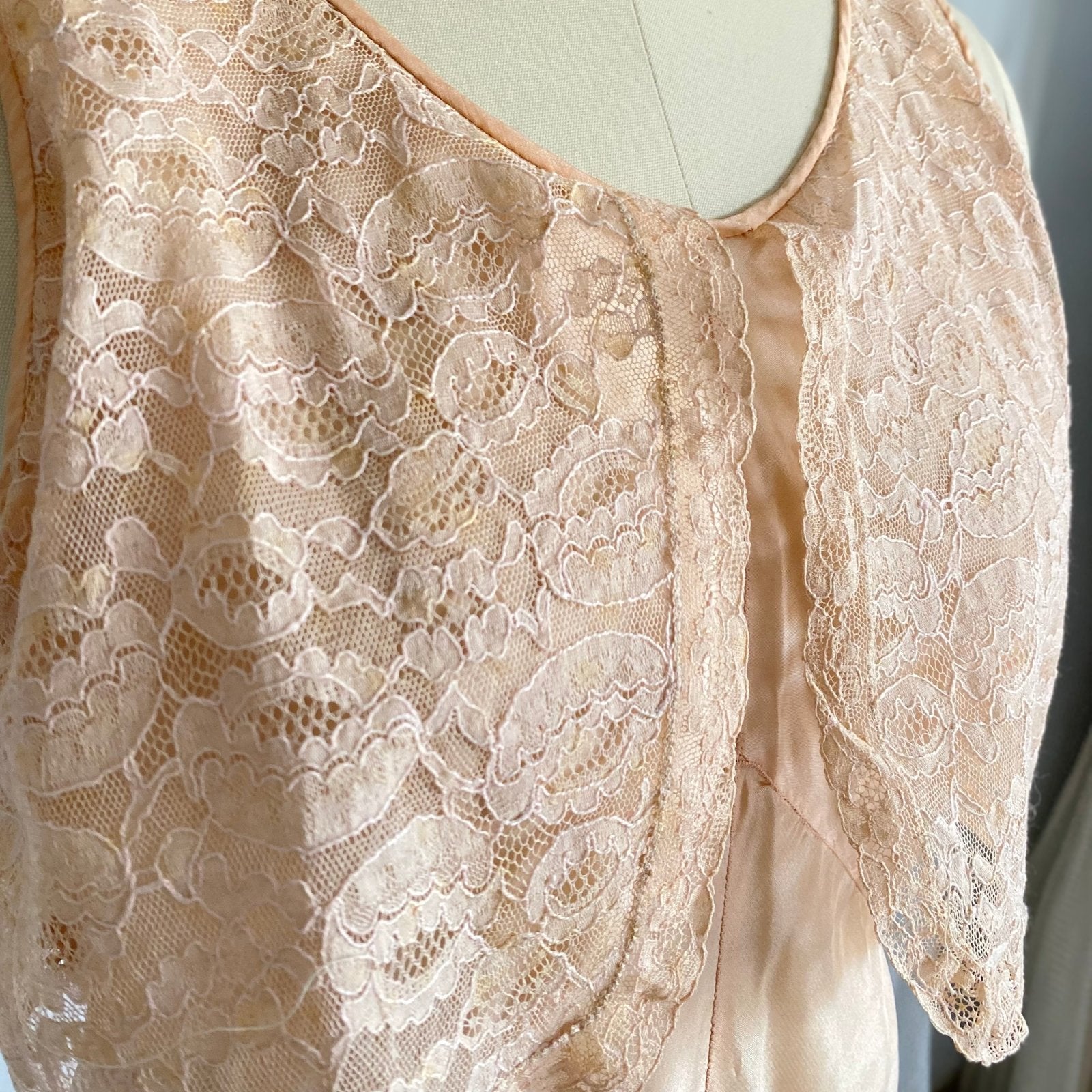 Vintage 1930's Jumpsuit Beach Pajamas | Pale Apricot Silk with Floral Cotton Lace | Size XS, S | Deadstock, Never Worn - Daggers & Dames