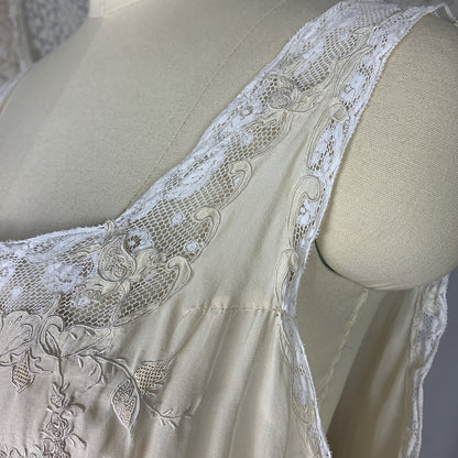 Vintage 1930's Nightgown | Buttermilk Silk with White lace & Floral Wreath Embroidery | Size S, M | Made in China - Daggers & Dames