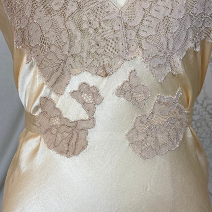 Vintage 1930's Nightgown | Champagne Silk with Warm Nude Lace | Size S, M - Daggers & Dames