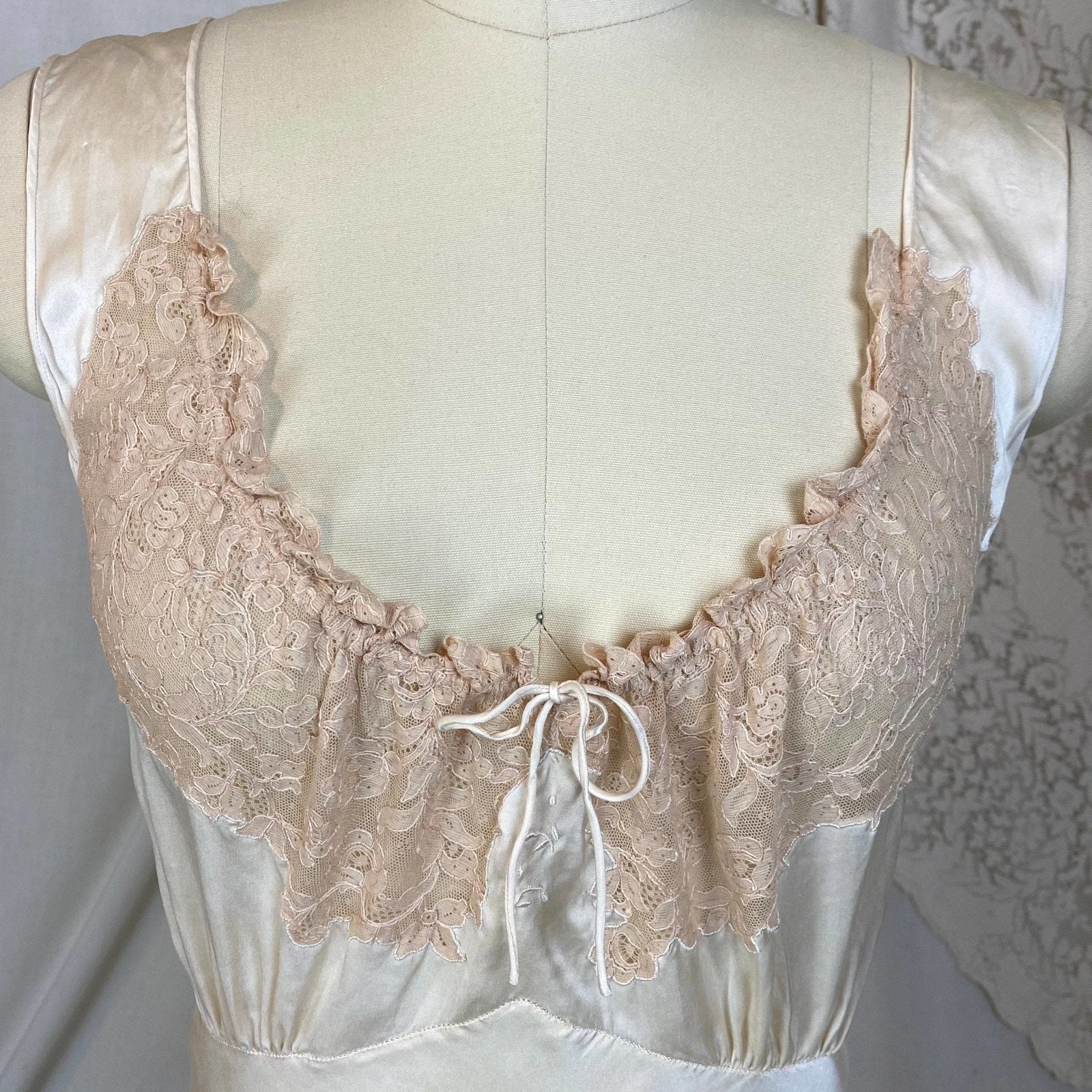 Vintage 1930's Nightgown | Hand Stitched Ivory Silk with Light Nude Ruffled Lace | Size S, M, LG | Yolande - Daggers & Dames