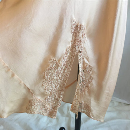 Vintage 1930's Nightgown | Pale Peach Silk with Embroidered Alençon Lace | Size XS, S - Daggers & Dames