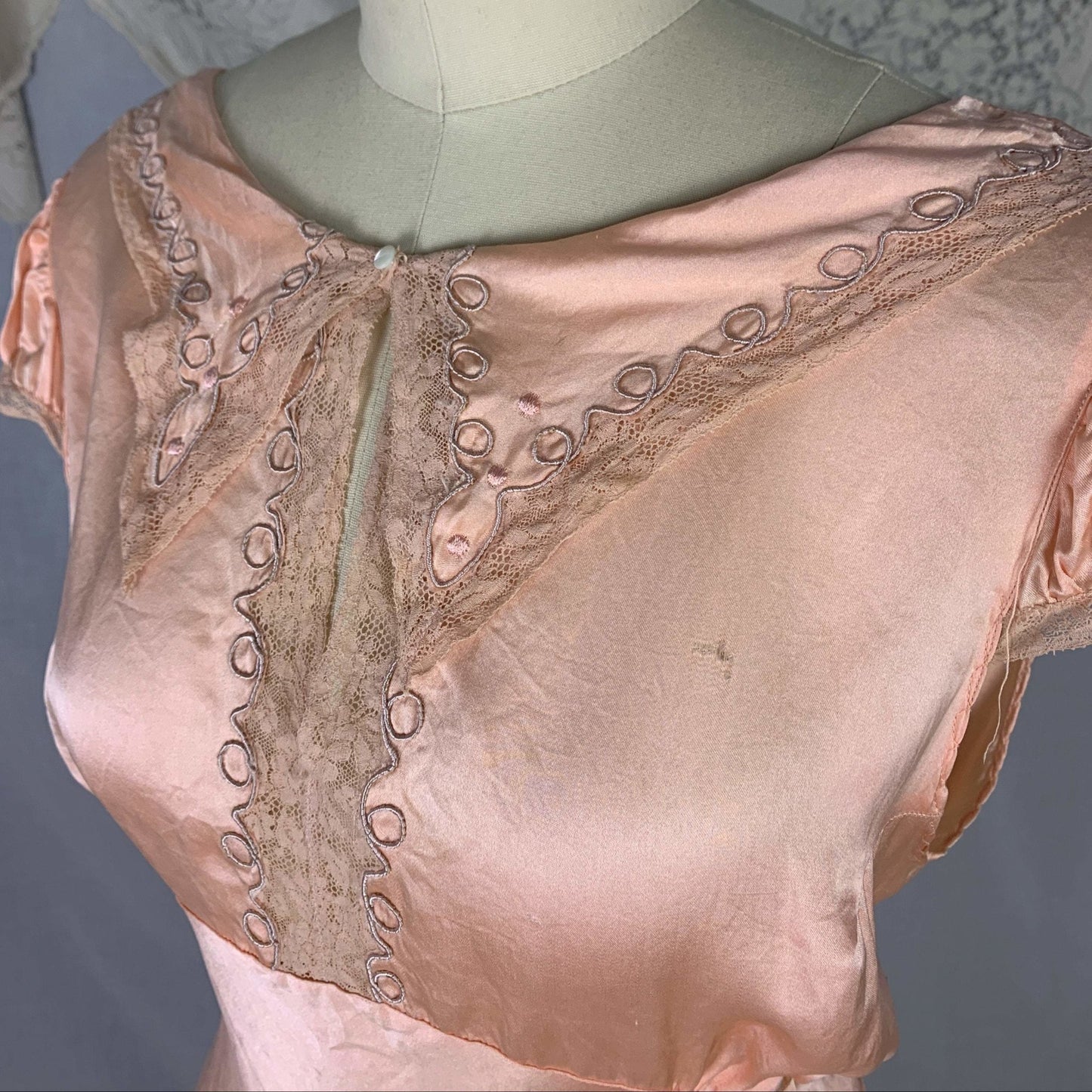 Vintage 1930's Nightgown | Pale Rose Pink Silk Satin Glace with Soutache Embroidery & Lace | Size S | Lerner Shops - Daggers & Dames