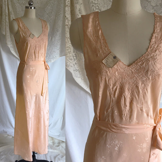 Vintage 1930's Nightgown | Peach Silk Damask with Embroidery | B. Altman & Co. -New with Tags | Size S - Daggers & Dames