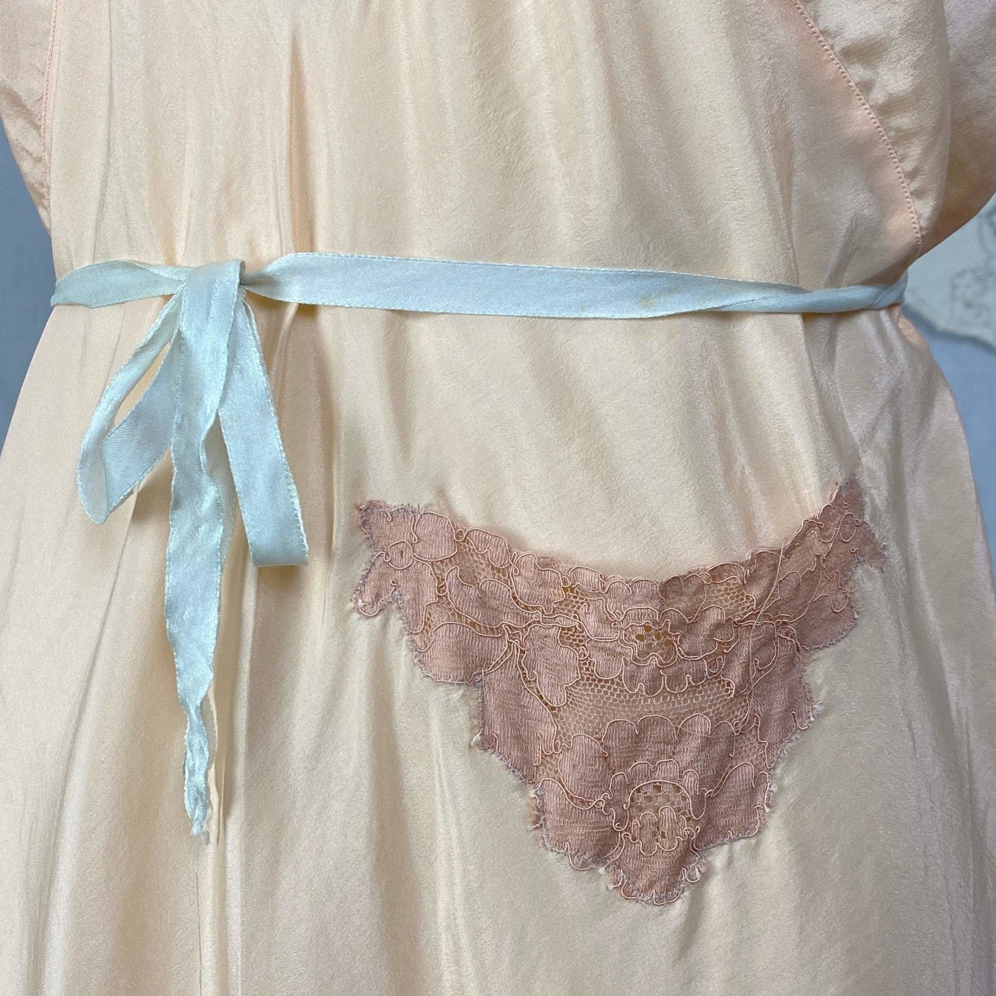 Vintage 1930's Nightgown | Peachy Pink Silk with Blush Lace | Size M, LG - Daggers & Dames