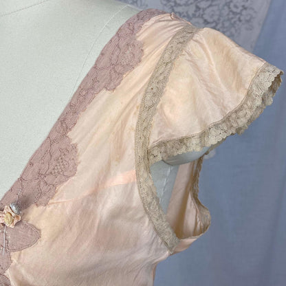 Vintage 1930's Nightgown | Rich Peach Silk with Deep Nude Lace & Silk Rosettes | Size LG | Reliance - Daggers & Dames