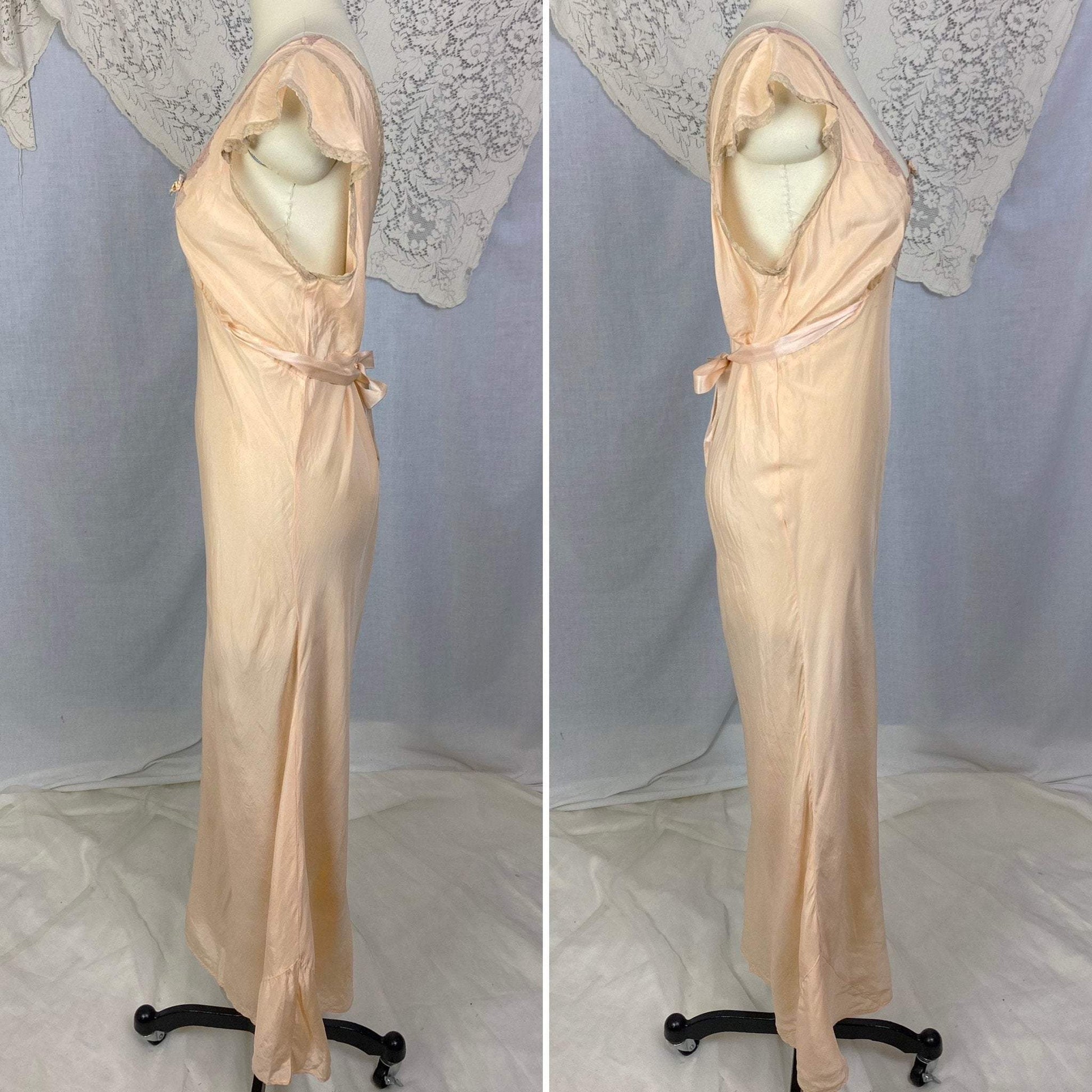 Vintage 1930's Nightgown | Rich Peach Silk with Deep Nude Lace & Silk Rosettes | Size LG | Reliance - Daggers & Dames
