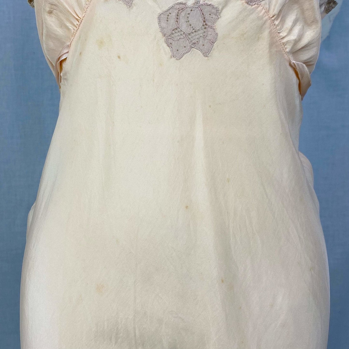Vintage 1930's Nightgown | Rich Peach Silk with Deep Nude Lace & Silk Rosettes | Size LG | Reliance - Daggers & Dames