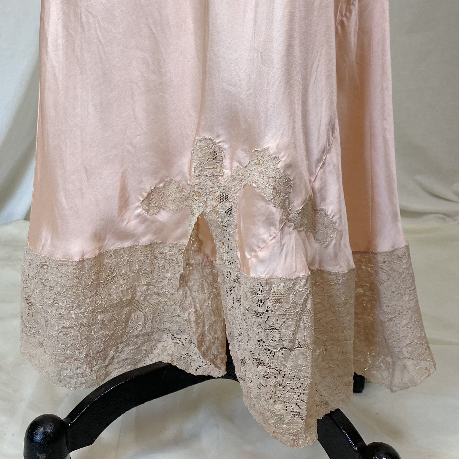 Vintage 1930's Nightgown | Rich Peachy Pink Silk with Nude Floral Lace | Size M | A 'Ful-Fashiond' Product - Daggers & Dames