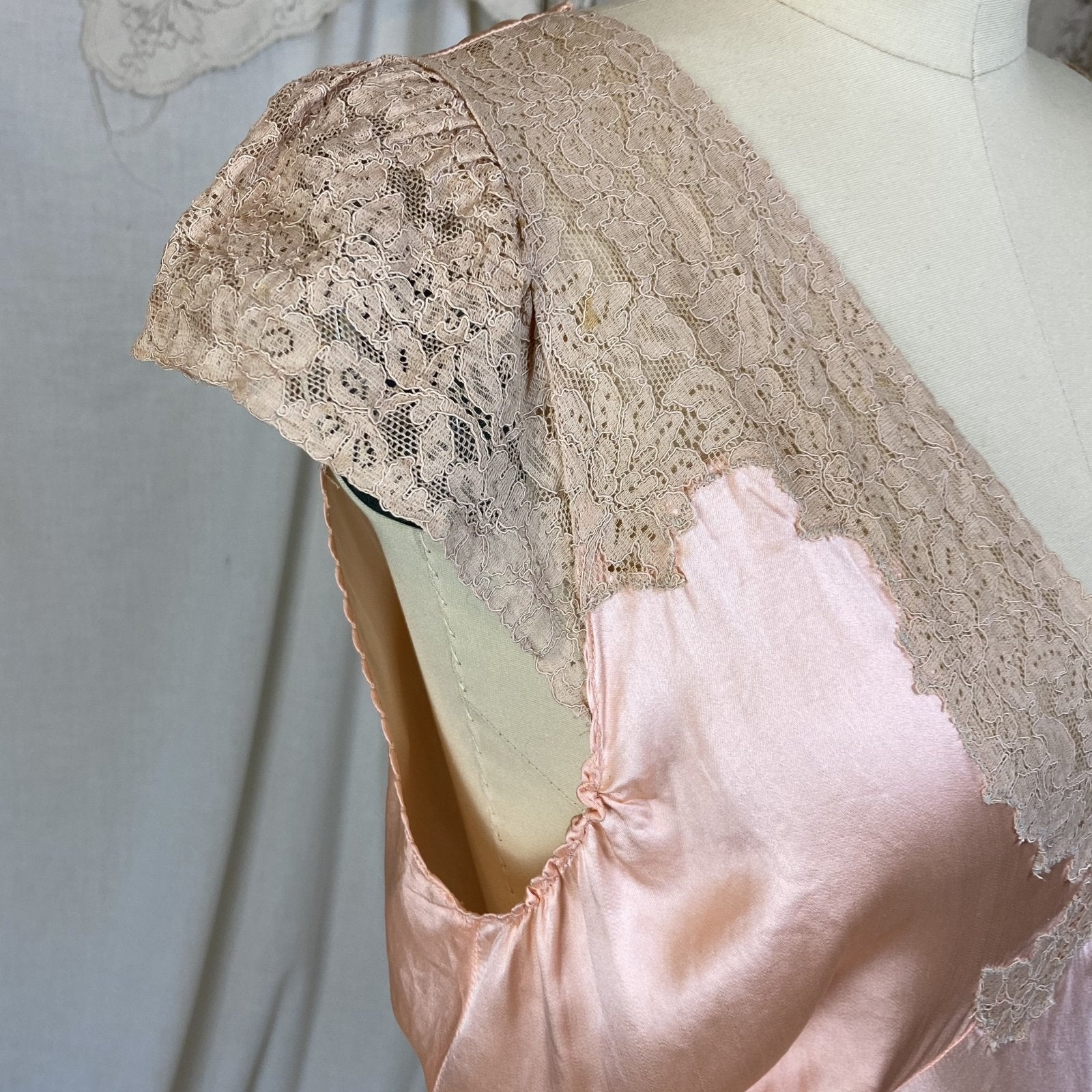 Vintage 1930's Nightgown | Rich Peachy Pink Silk with Nude Floral Lace | Size M | A 'Ful-Fashiond' Product - Daggers & Dames