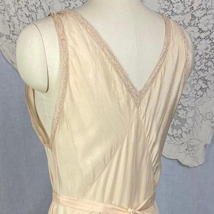 Vintage 1930's Nightgown |Sheer Ivory Silk with Deep Nude Lace | Size M - Daggers & Dames