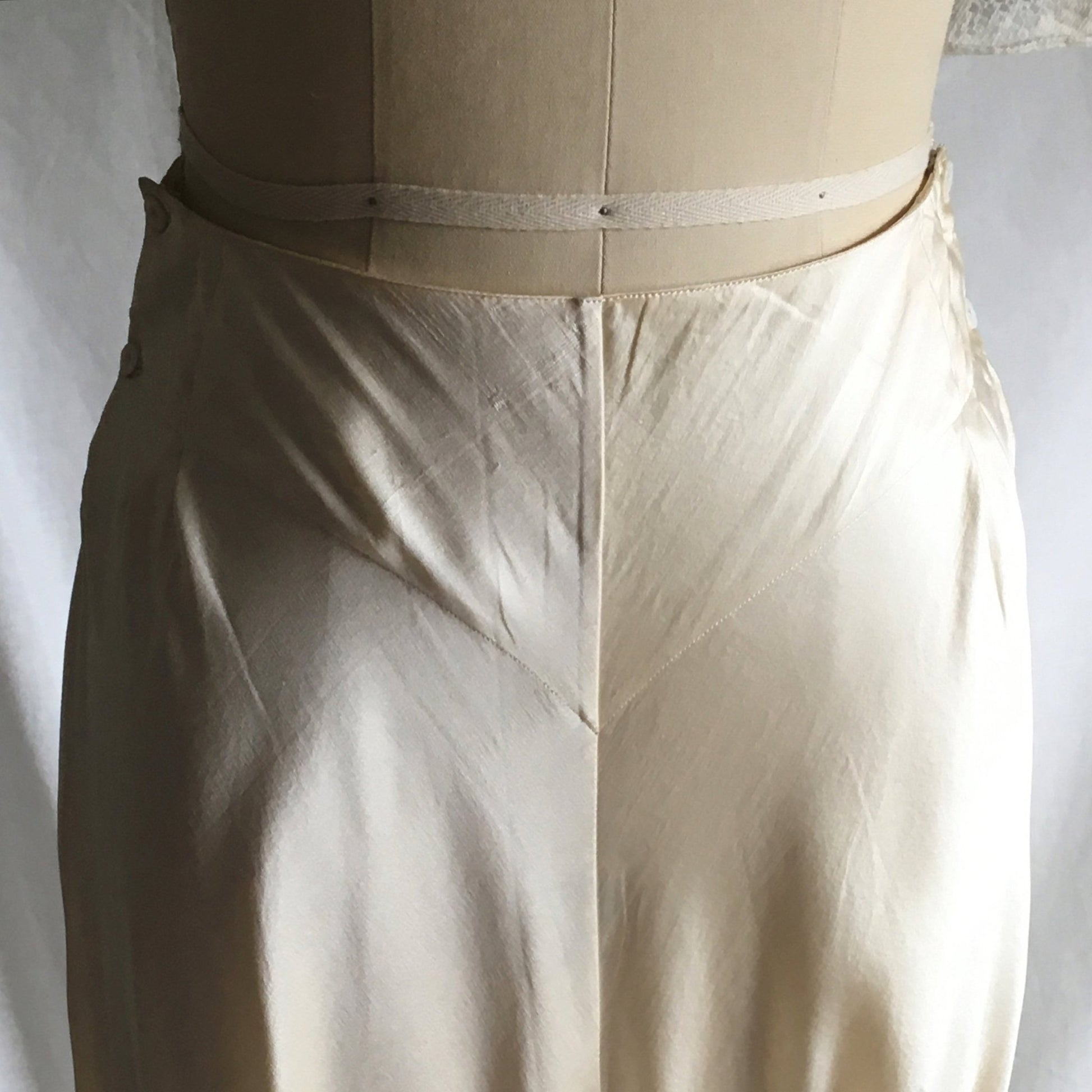 Vintage 1930's Pajama Set | Champagne Silk Charmeuse with Embroidered Chiffon | Size XXS, XS - Daggers & Dames