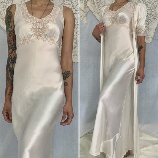 Vintage 1930's Peignoir Set | Pearly White Rayon Satin with Nude Lace | Size XS - Daggers & Dames