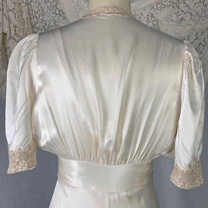 Vintage 1930's Peignoir Set | Pearly White Rayon Satin with Nude Lace | Size XS - Daggers & Dames