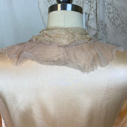 Vintage 1930's Robe | Hand Stitched Peach Silk with Tambour Lace | Size XS, S - Daggers & Dames