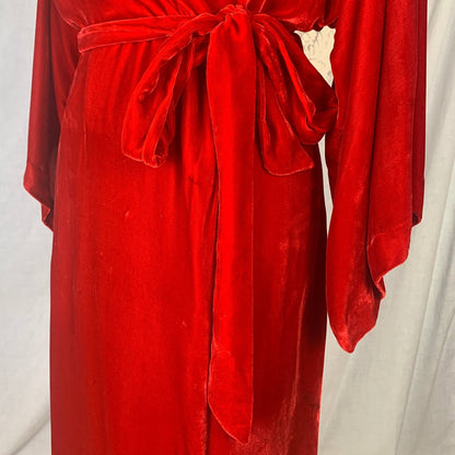 Vintage 1930's Robe | Lush Red Silk Velvet with Rhinestone Clasp & Kimono Sleeves | Size S, M | Carson Pirie Scott Co -Chicago - Daggers & Dames