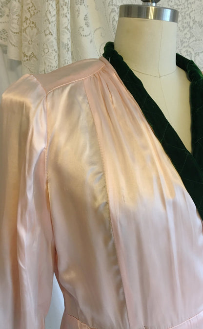 Vintage 1930's Robe | Quilted Emerald Green Velvet with Pale Pink Rayon Satin Lining | Reversible Housecoat | Size S - Daggers & Dames
