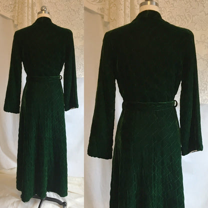 Vintage 1930's Robe | Quilted Emerald Green Velvet with Pale Pink Rayon Satin Lining | Reversible Housecoat | Size S - Daggers & Dames
