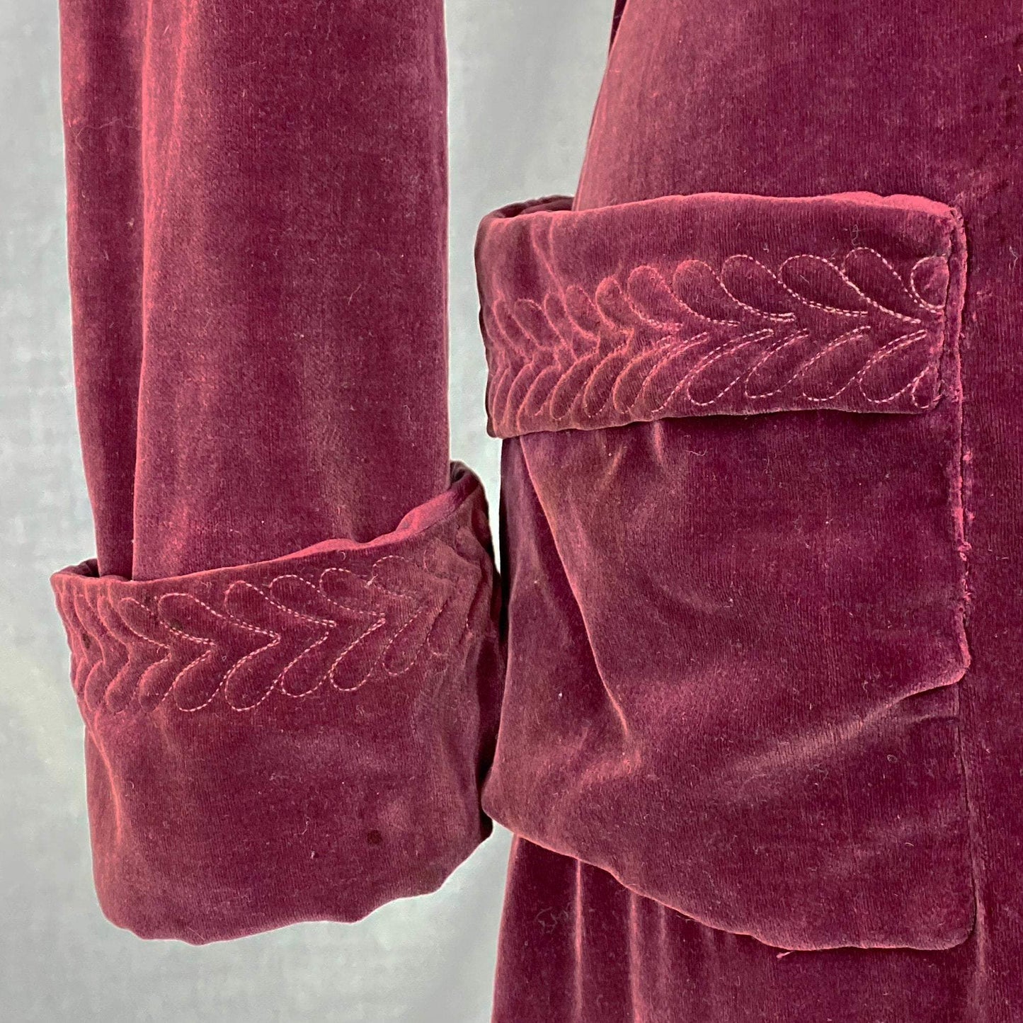 Vintage 1930's Robe | Rich Mulberry Purple Velveteen Matching Belt & Trapunto Stitching | Size M, LG | Bonwitt Teller - Daggers & Dames