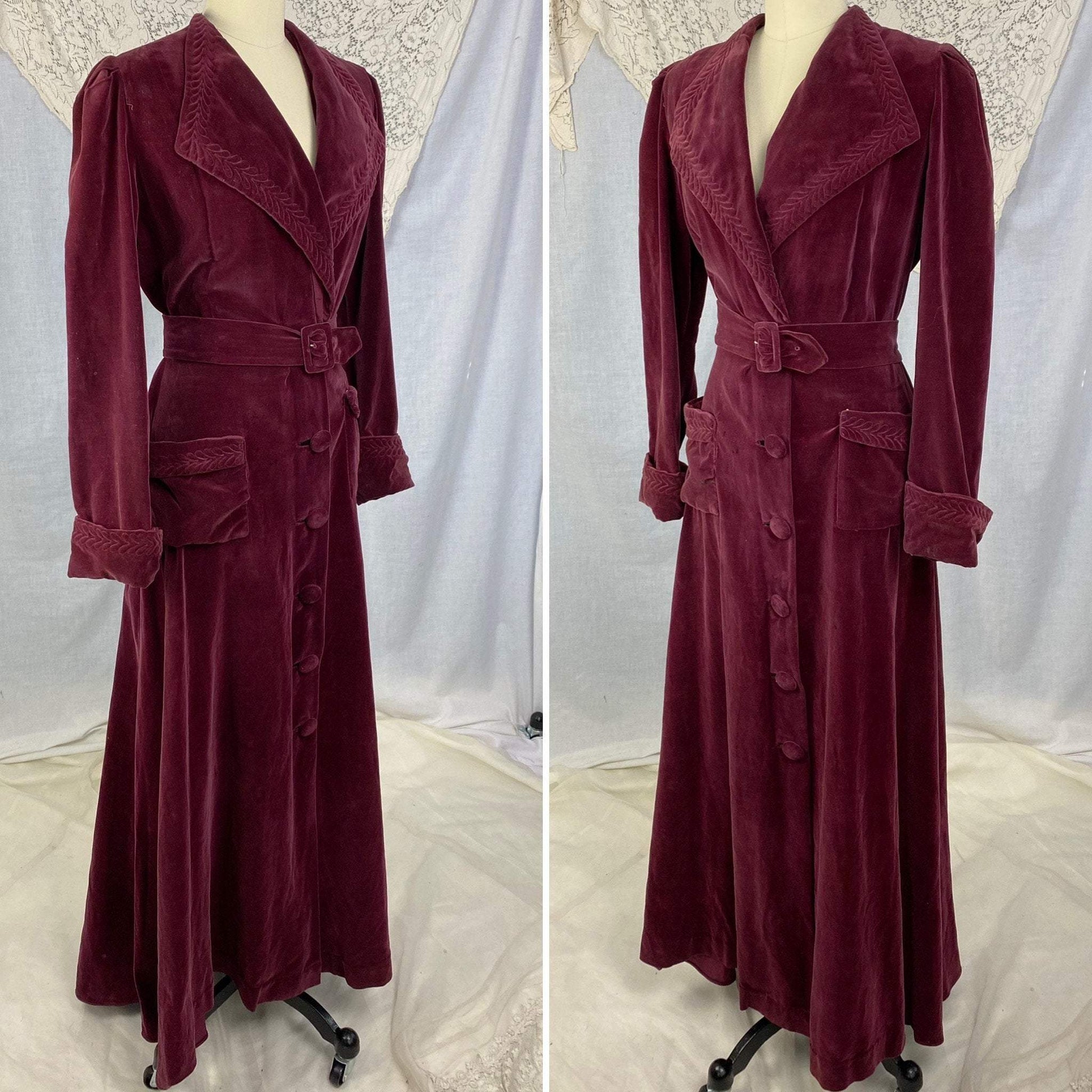 Vintage 1930's Robe | Rich Mulberry Purple Velveteen Matching Belt & Trapunto Stitching | Size M, LG | Bonwitt Teller - Daggers & Dames