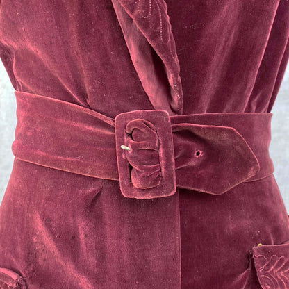 Vintage 1930's Robe | Rich Mulberry Purple Velveteen Matching Belt & Trapunto Stitching | Size M, LG | Bonwitt Teller - Daggers & Dames