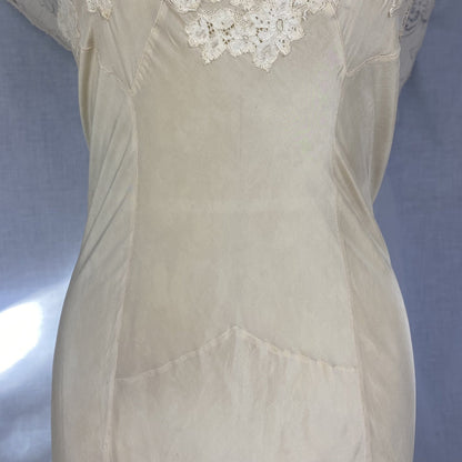 Vintage 1930's Slip | Ivory Silk Crepe Gartiere with Lace | Size XS | Bryn Mawr - Daggers & Dames