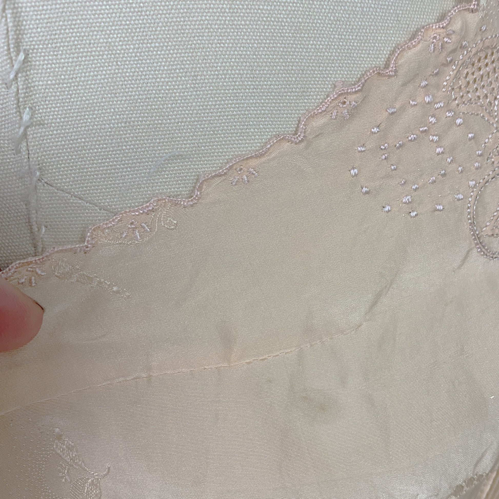 Vintage 1930's Slip | Pale Peach Silk with Floral Satin Damask & Hand Embroidery | Size S, M - Daggers & Dames