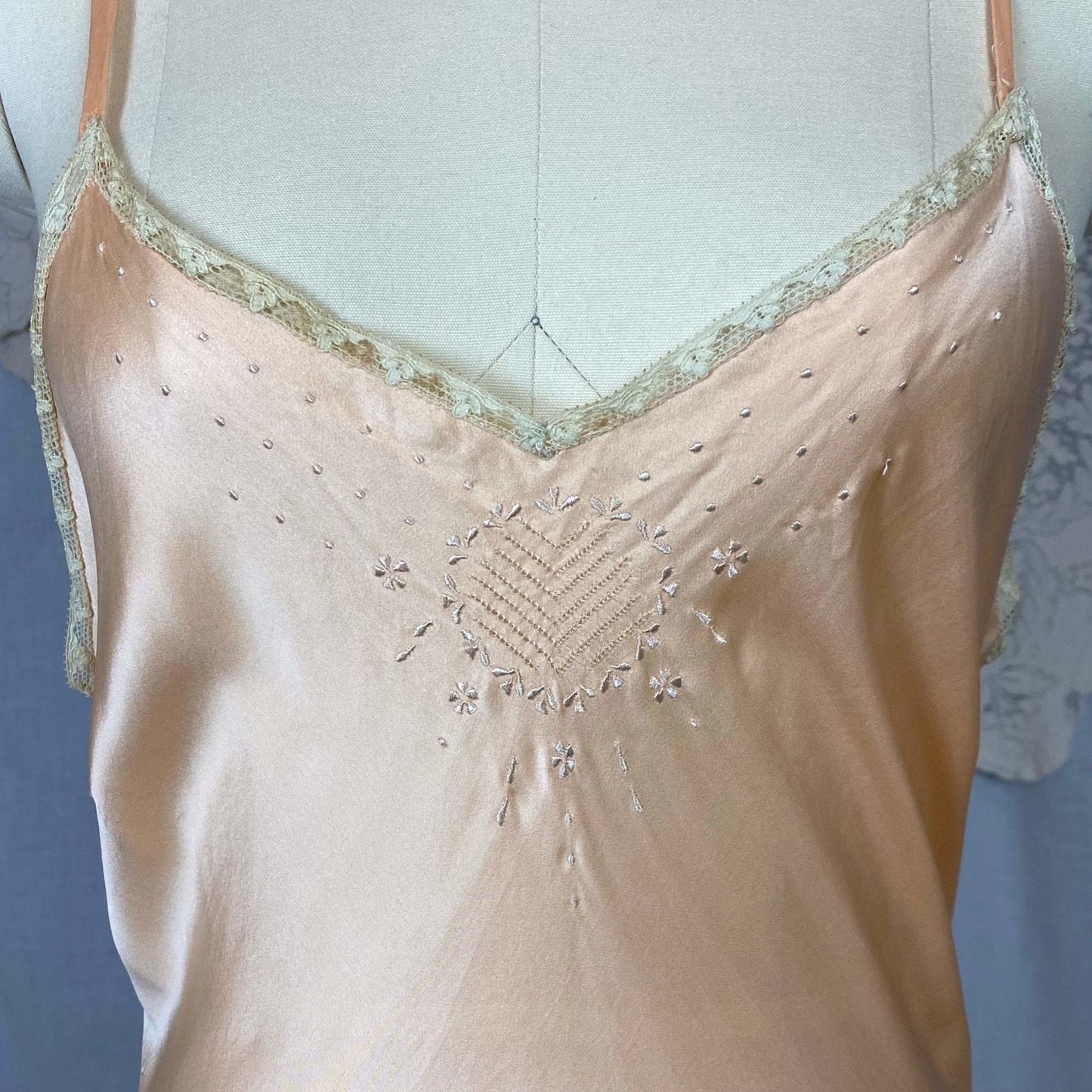 Vintage 1930's Slip | Rich Peach Silk Charmeuse with Embroidery | Size 34-38, M/LG - Daggers & Dames
