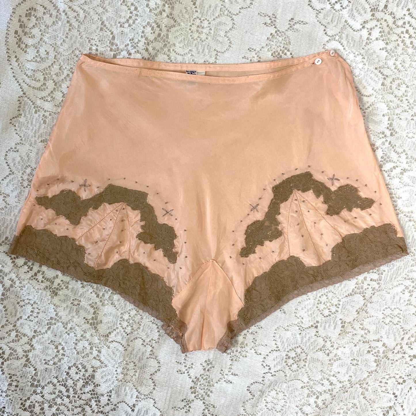 Vintage 1930's Tap Pants & Bralette Lingerie Set | Peach Silk with Mocha Lace Appliqué | Size XS, S, 34 B, 32 C - Daggers & Dames