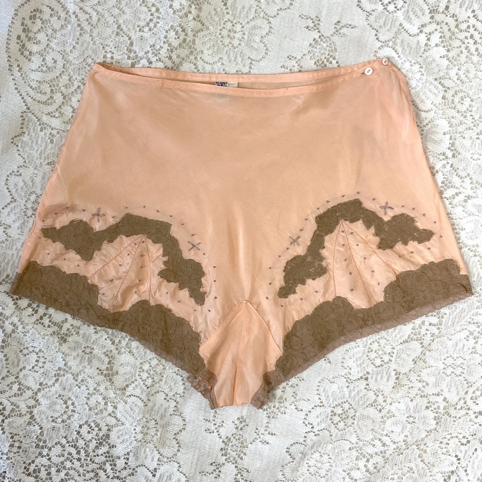 Vintage 1930's Tap Pants & Bralette Lingerie Set | Peach Silk with Mocha Lace Appliqué | Size XS, S, 34 B, 32 C - Daggers & Dames