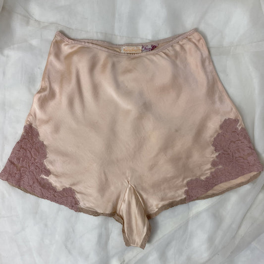 Vintage 1930's Tap Pants | Champagne Pink Silk Charmeuse with Mauve Lace Appliqués | Size M, LG | Franklin, Simon, & Co. - Daggers & Dames