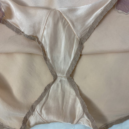 Vintage 1930's Tap Pants | Champagne Pink Silk Charmeuse with Mauve Lace Appliqués | Size M, LG | Franklin, Simon, & Co. - Daggers & Dames